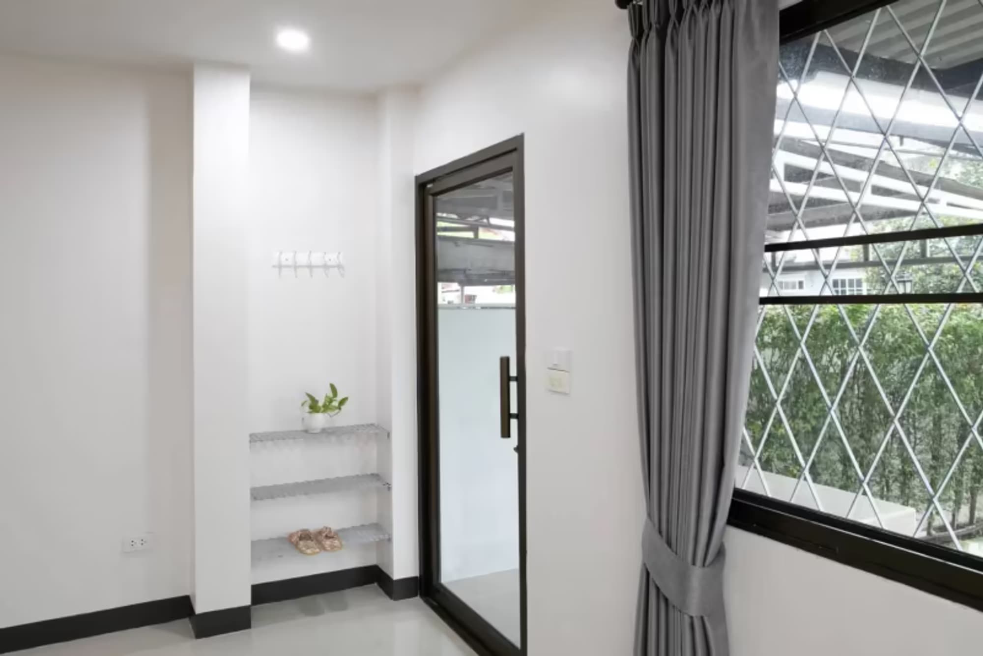 2 Bedroom House - Image 19