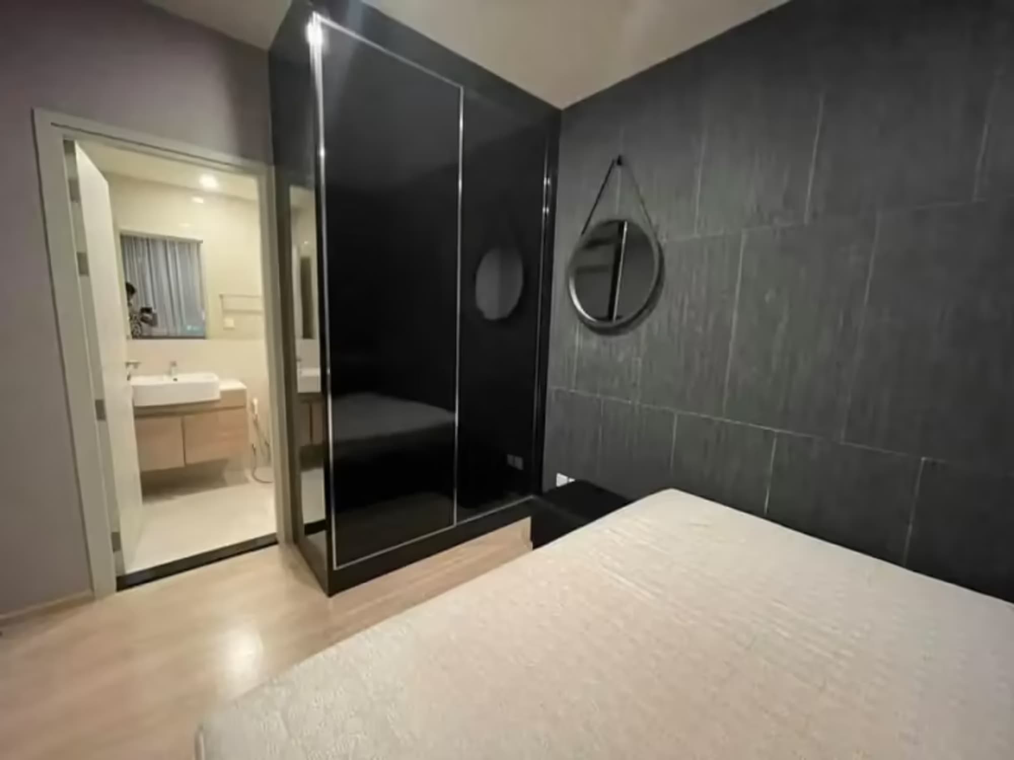 1 Bedroom Condo - Image 1