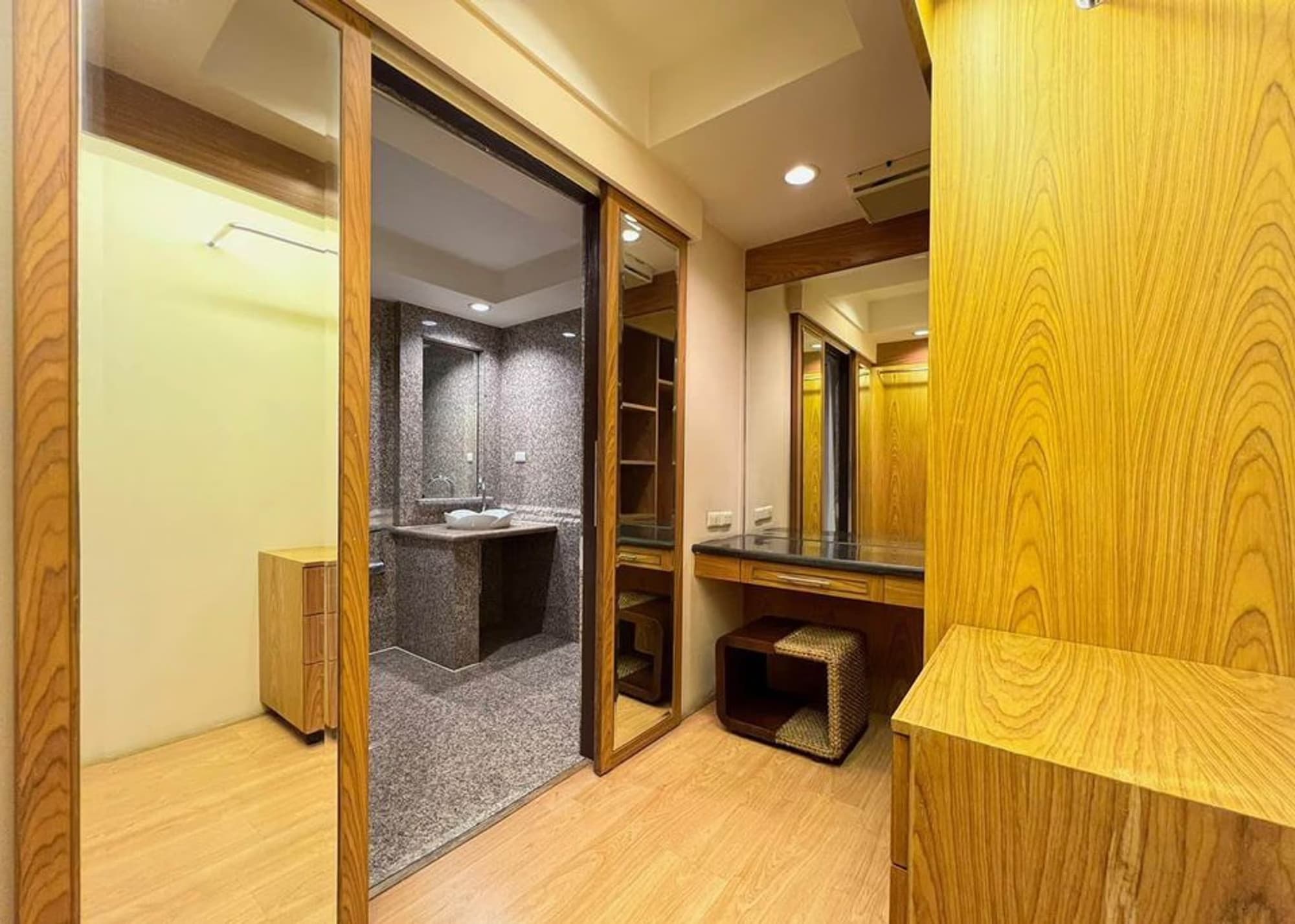 Service apartment for Rent at Sawit Suites Apartment - Image 12