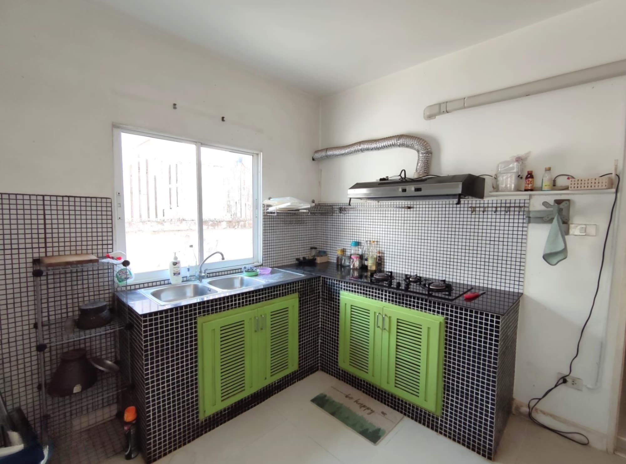 3 Bed House for Rent in Saraphi - Image 4