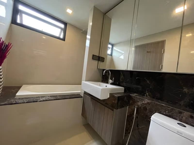 2 Bed Condo for Rent in Watthana