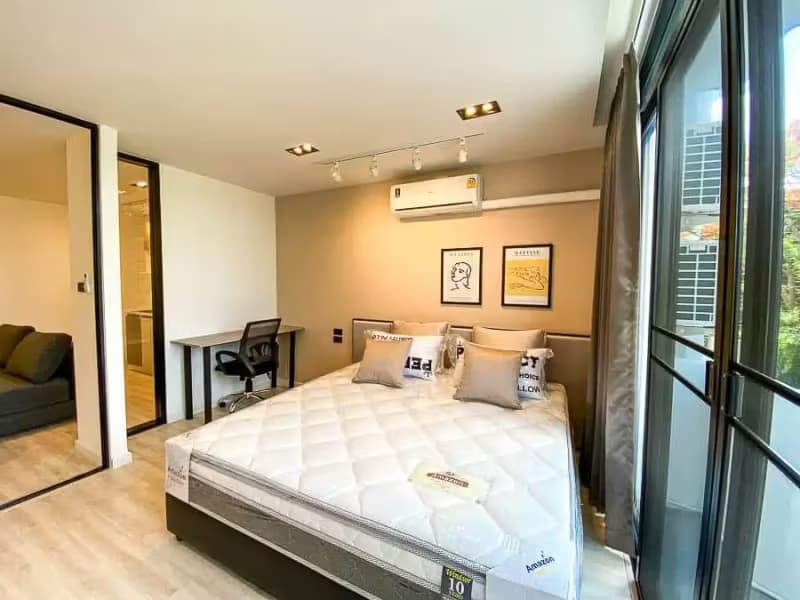 1 Bedroom Condo