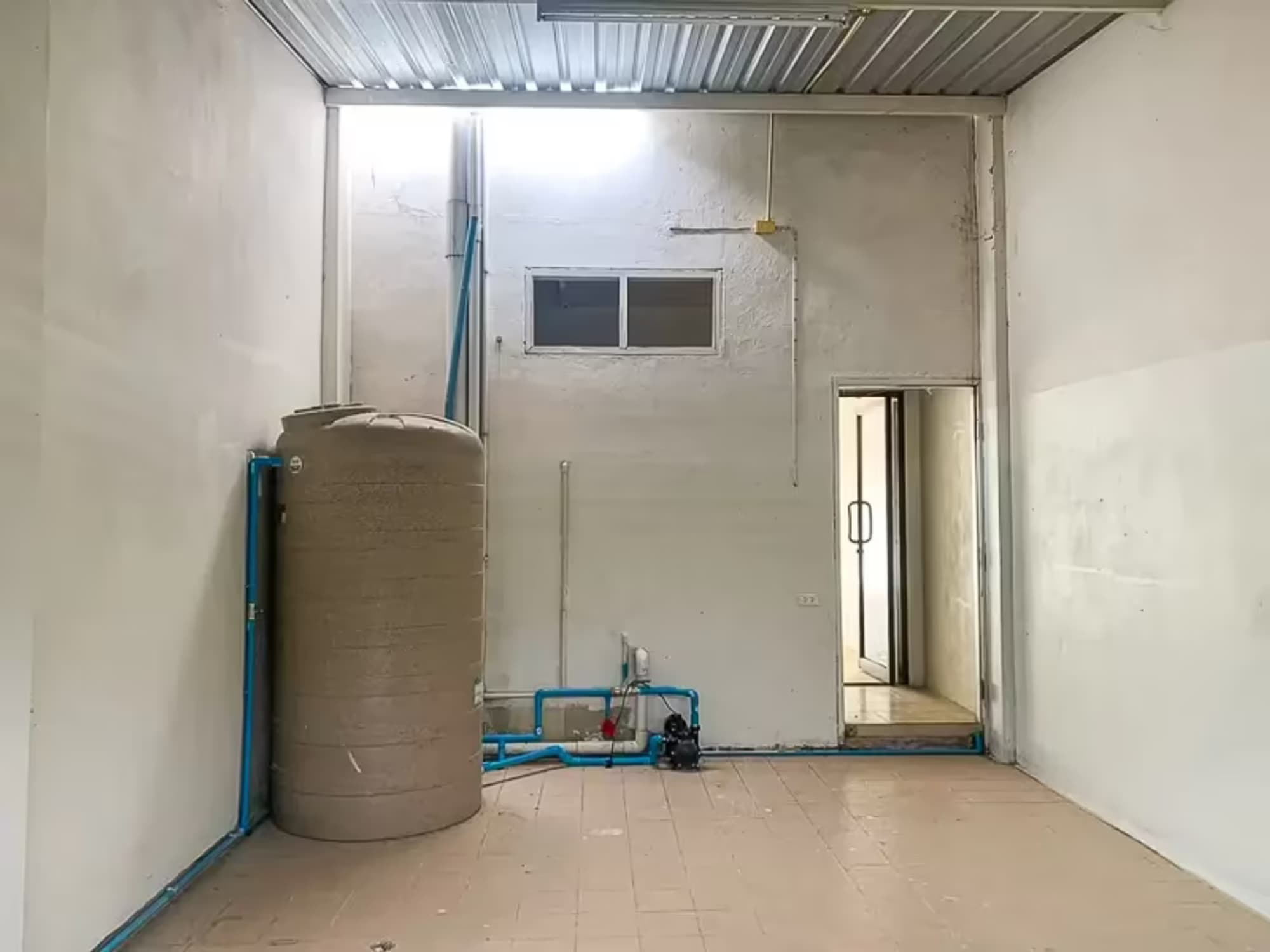 2 Bedroom House - Image 9