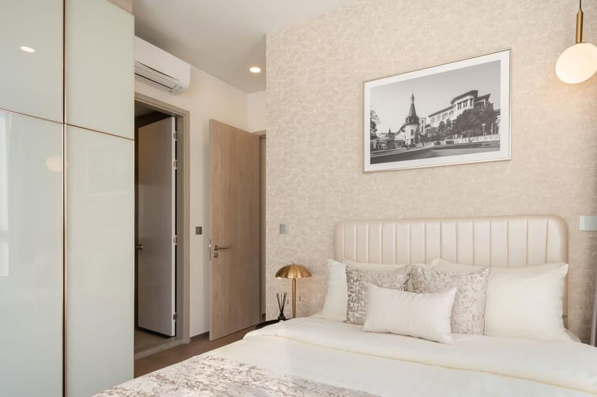 2 Bed Condo for Rent in Ratchathewi - Image 4