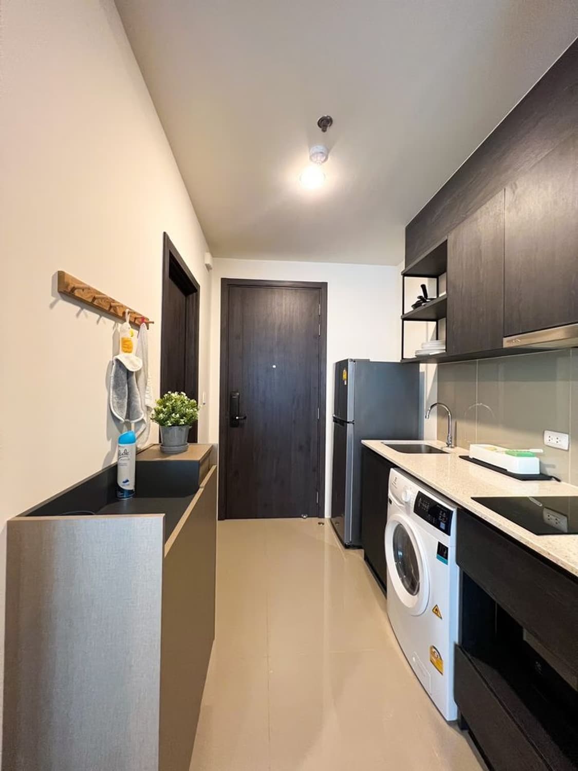Condo for Rent at XT Huaikhwang - Image 7