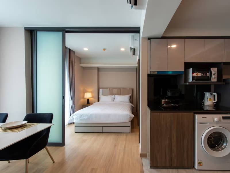 2 Bed Condo for Rent and Sale in Huai Khwang