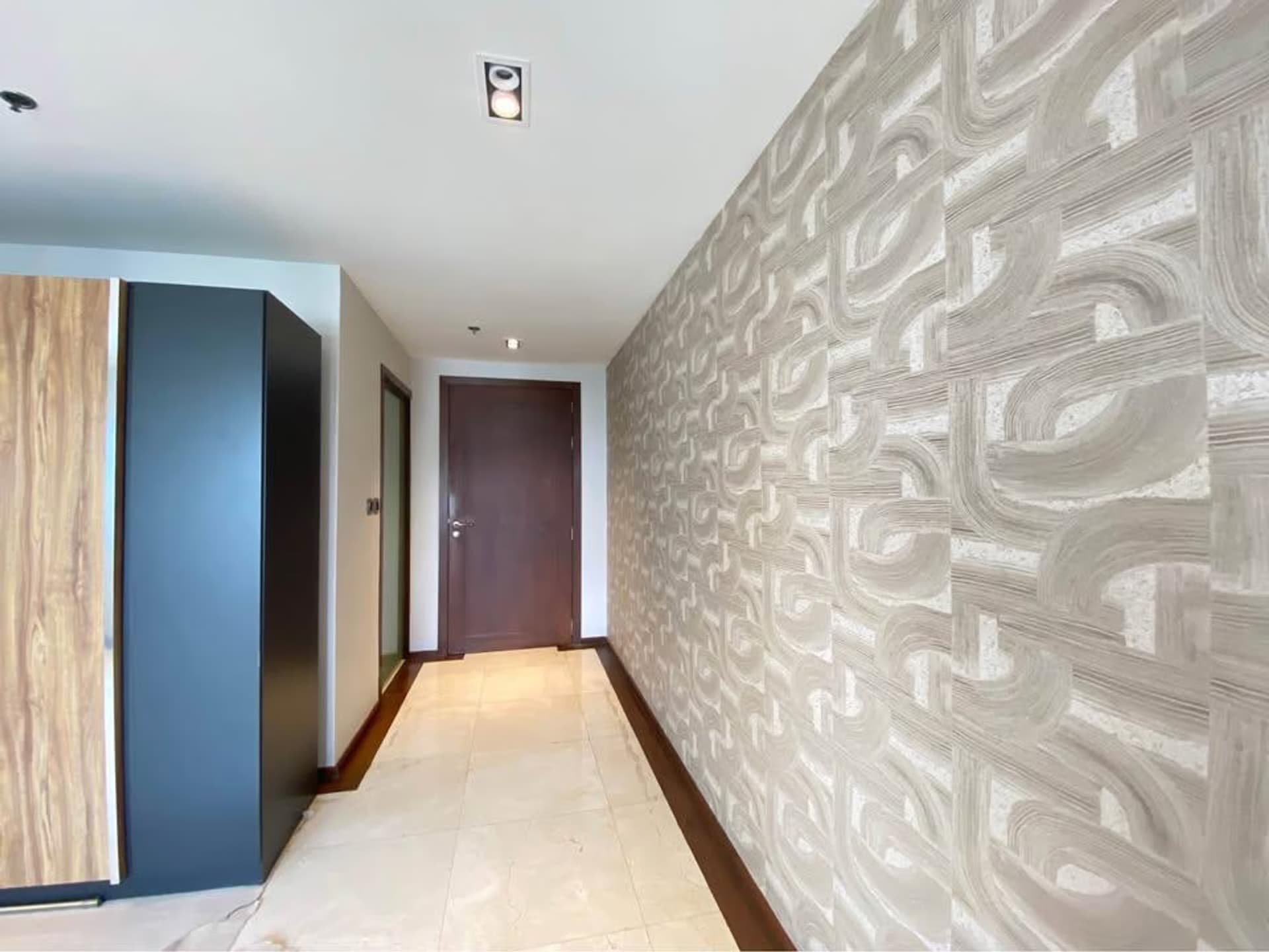 3 Bed Condo for Rent and Sale in Watthana - Image 8