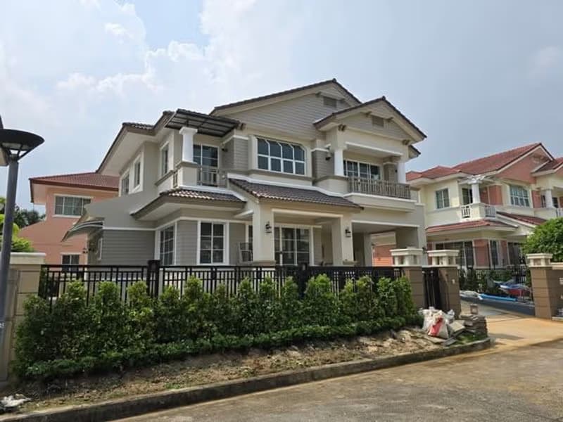 4 Bed House for Rent and Sale in Bang Phli