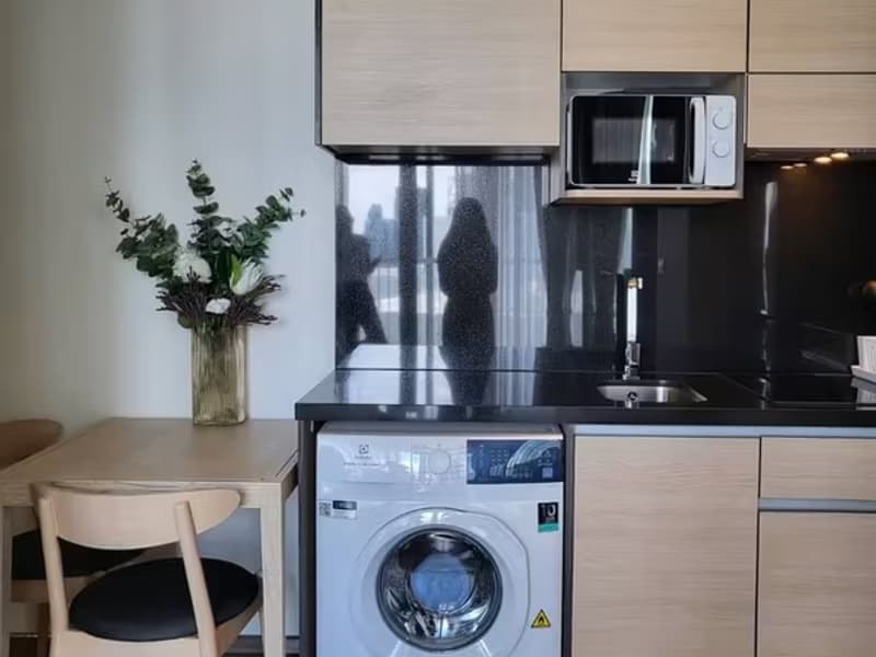 1 Bedroom Condo