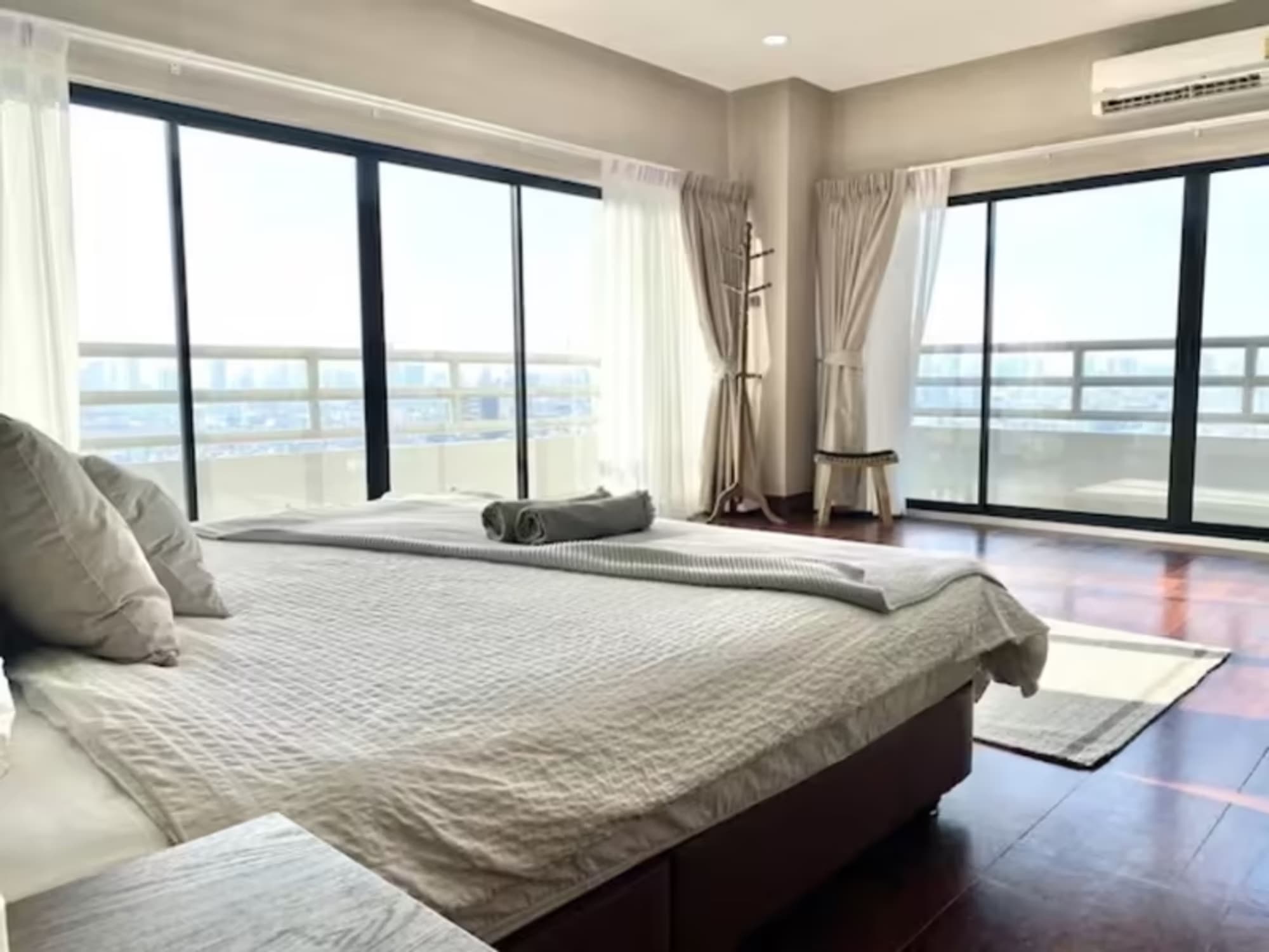 Condo for Sale at Sriwara Mansion 1 - Image 6