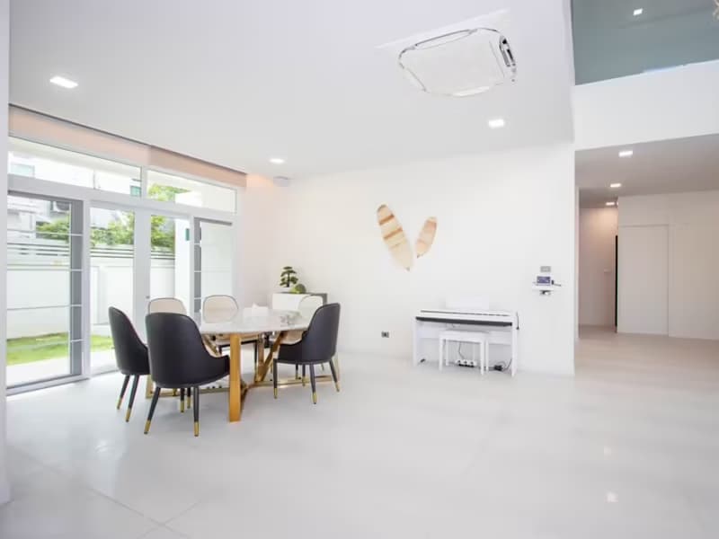 Luxury Minimalist