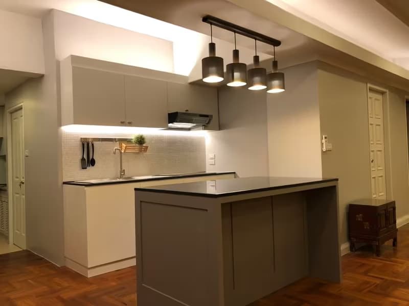 4 Bedroom Condo For Rent in Sa Thorn