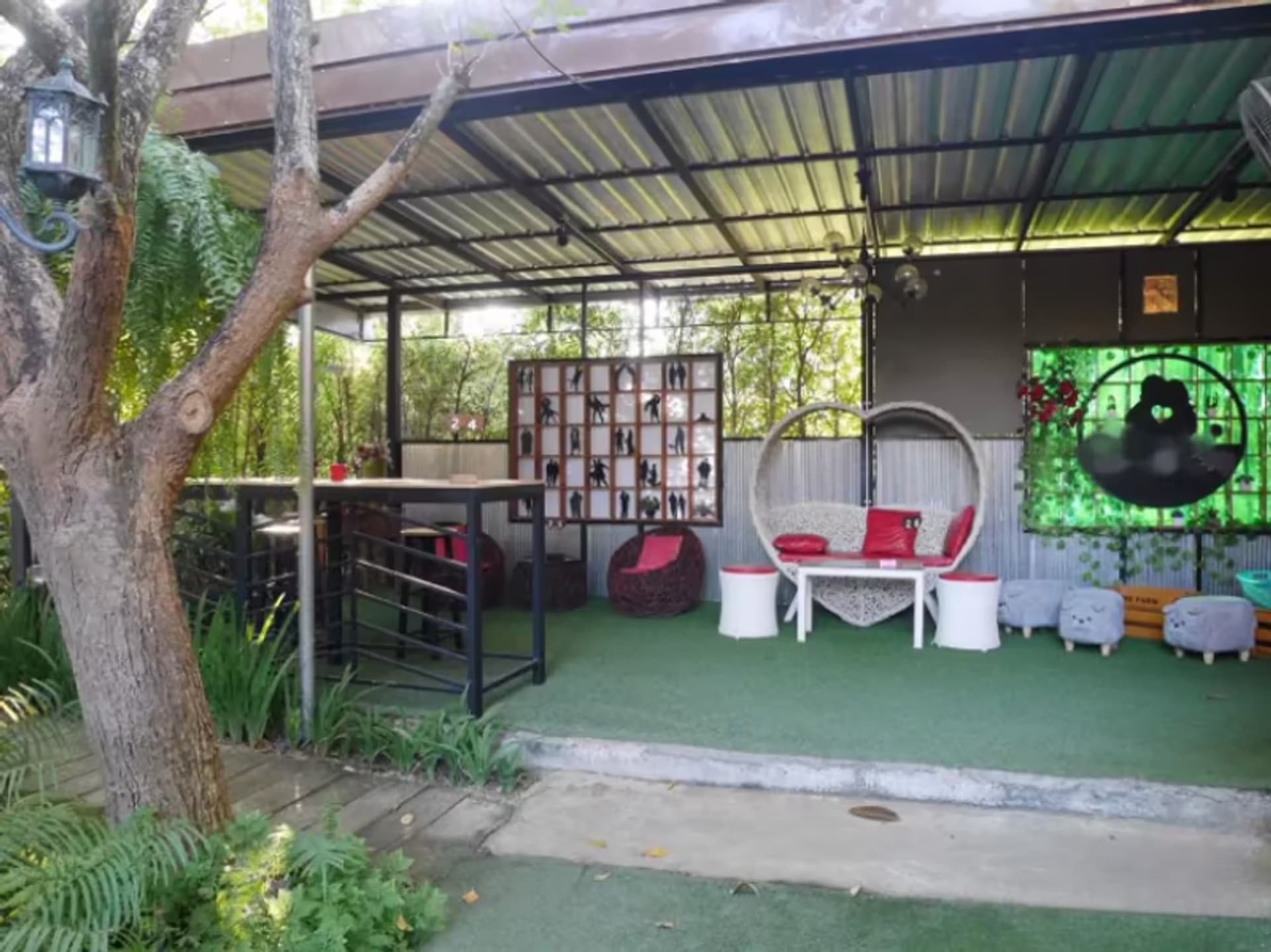 9 Bedroom House - Image 53