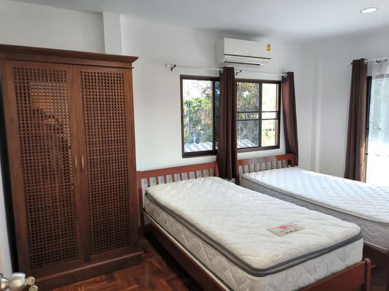 4 Bed House for Rent in San Sai District