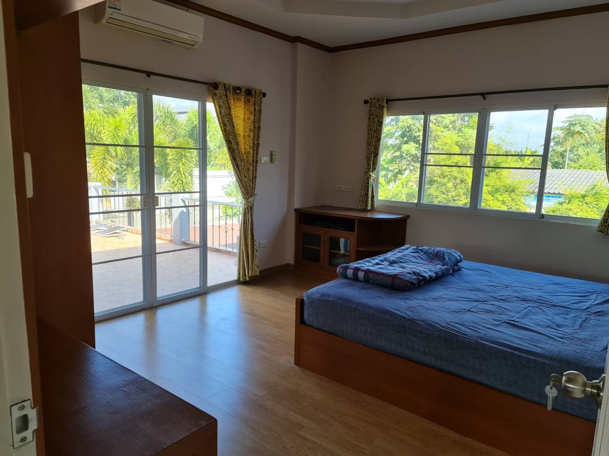 4 Bed House for Rent and Sale in San Kamphaeng - Image 10