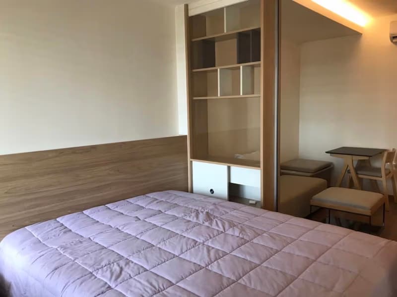 1 Bed Condo for Rent  Near Surasak BTS