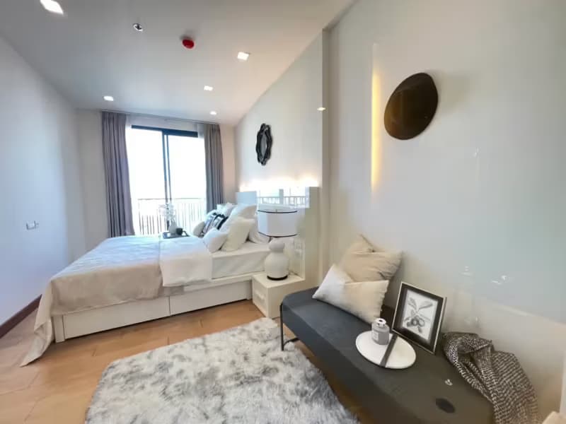 1 Bedroom Condo