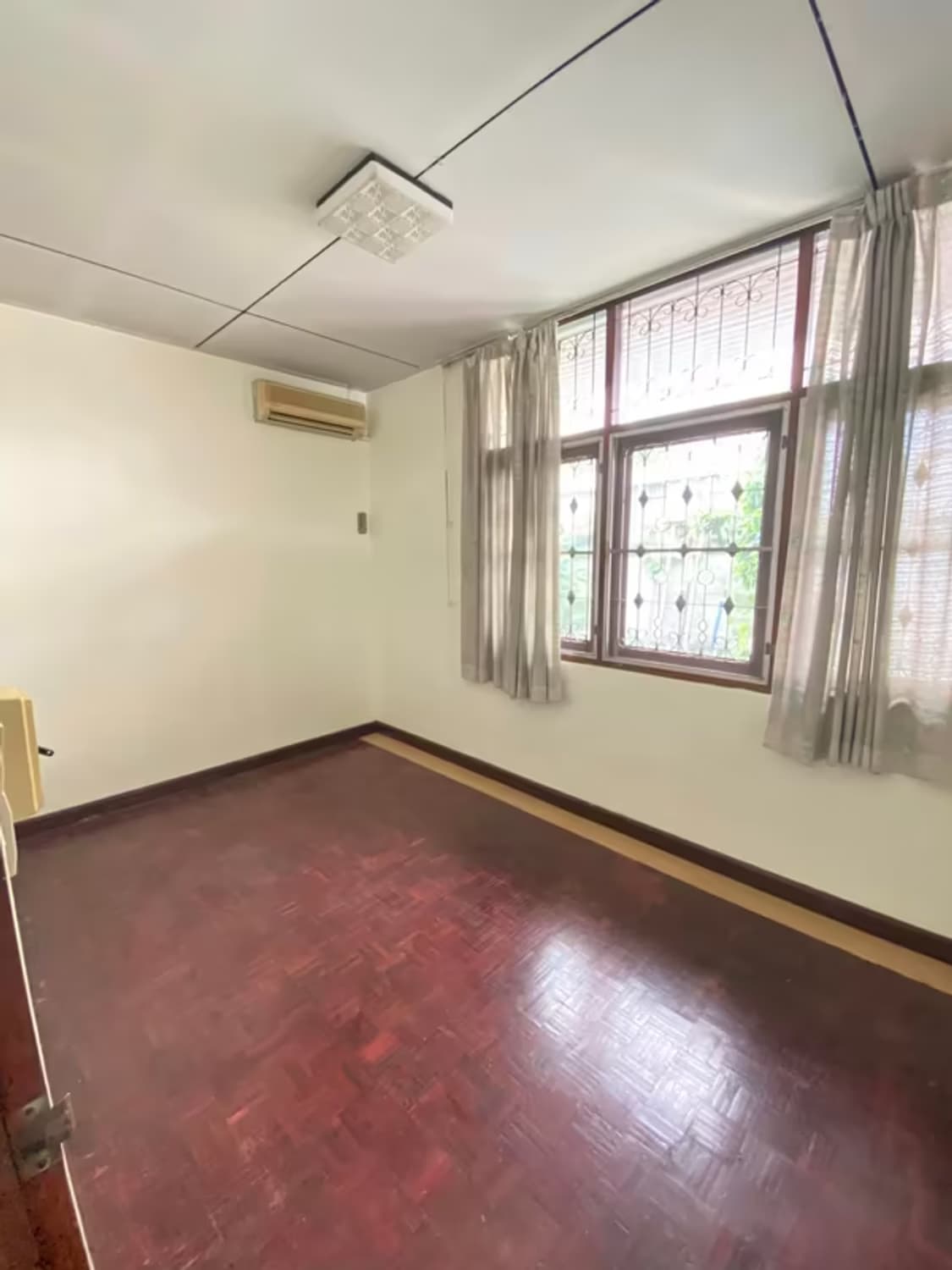 House for Rent in Phra Khanong. - Image 6