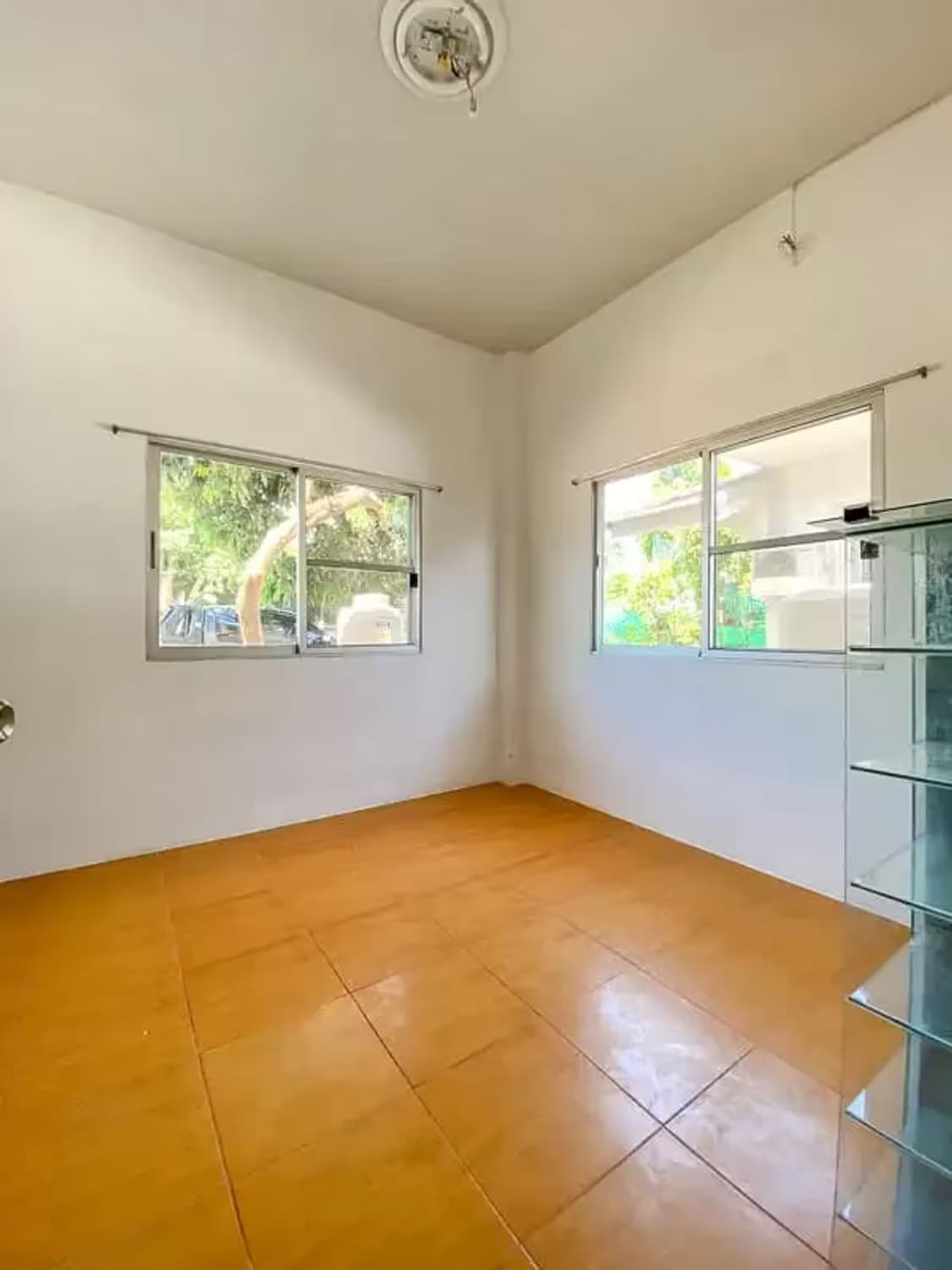 2 Bedroom House - Image 13