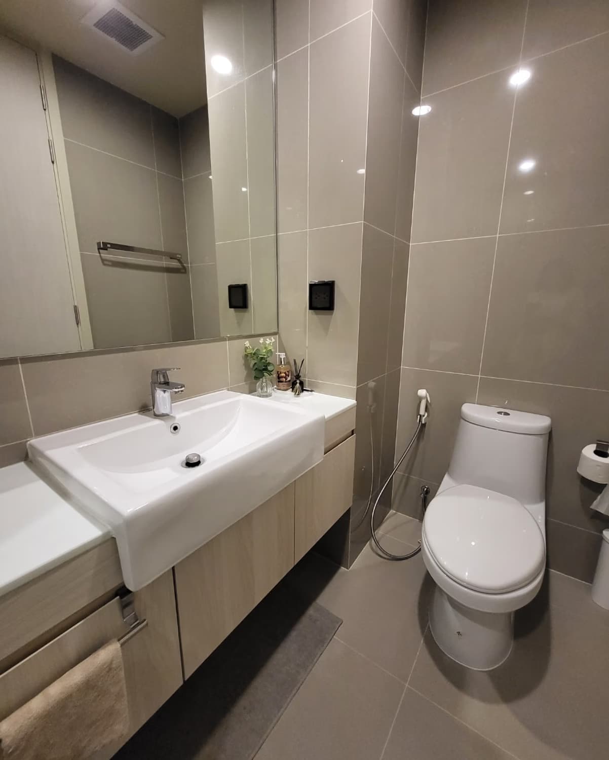 1 Bedroom Condo for Rent at Noble Recole - Image 10