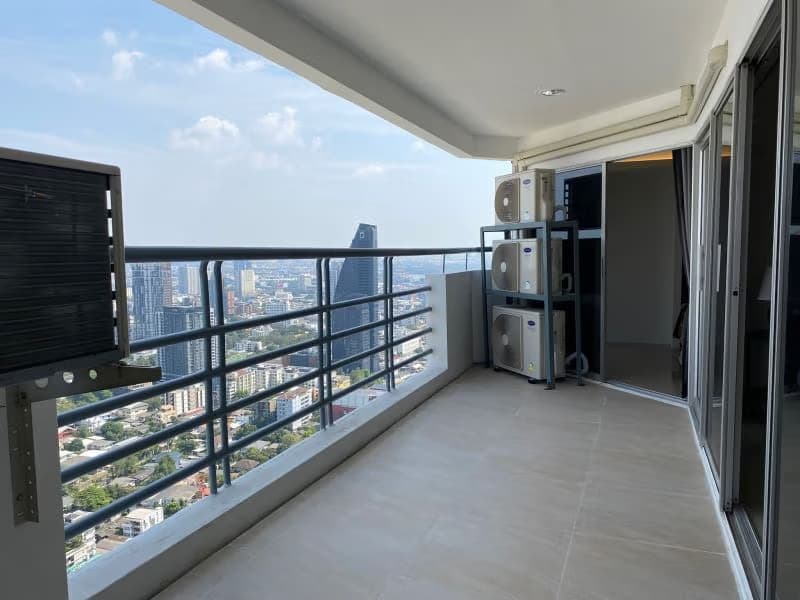 4 Bed condo for Rent  near undefined
