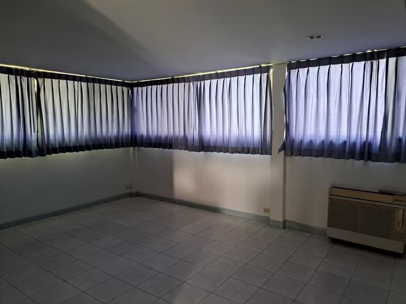  House for Sale in Watthana.