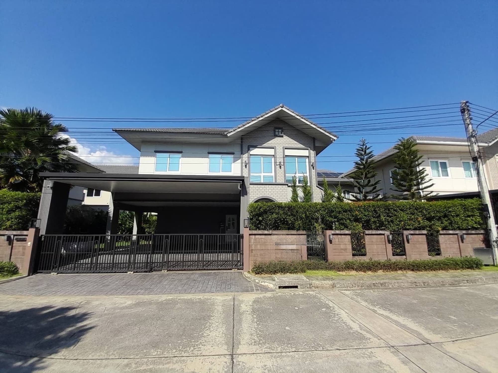 7 Bed House for Rent and Sale in Mueang Chiang Mai - Image 1