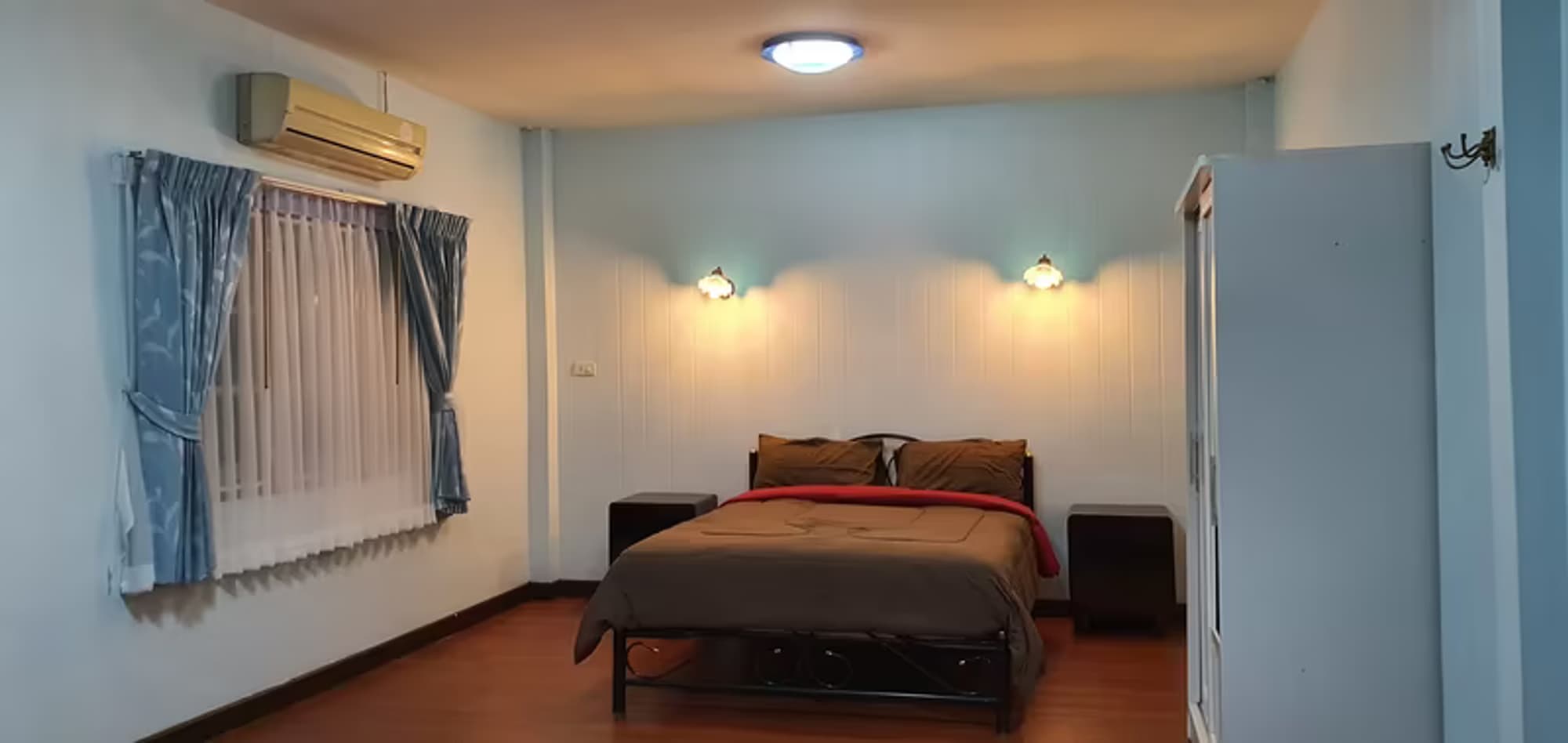 2 Bedroom House - Image 2