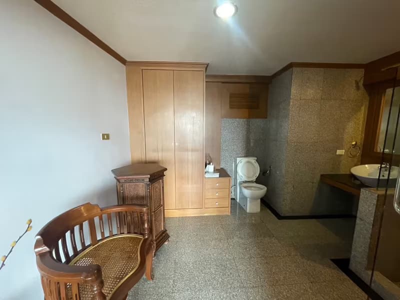 1 Bedroom Condo