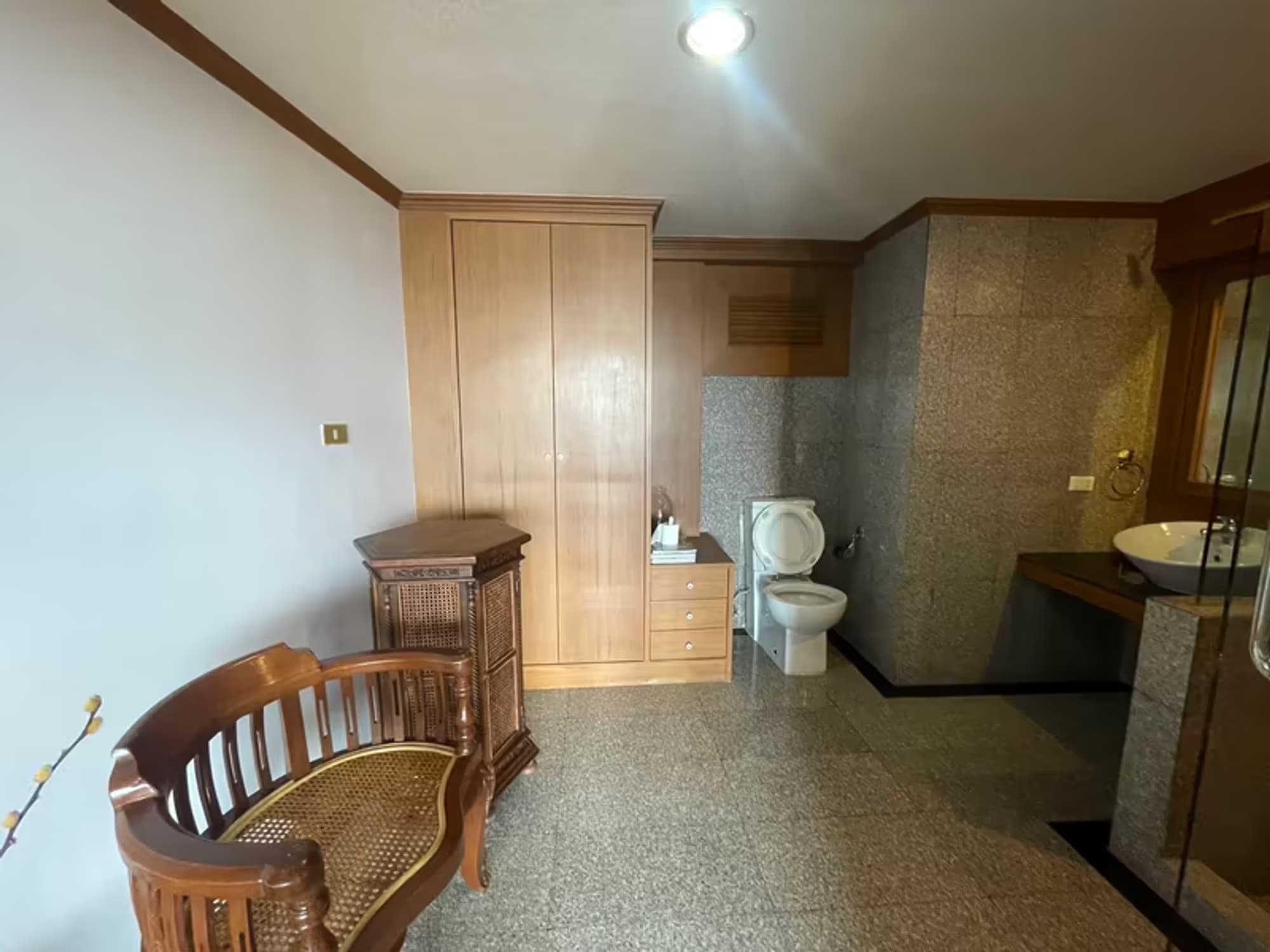 1 Bedroom Condo - Image 2