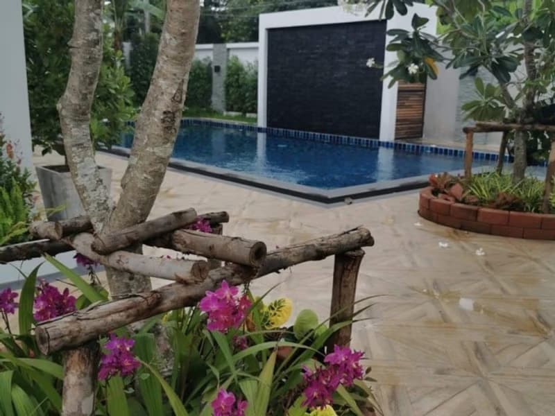 6 Bed House for Sale in San Sai District