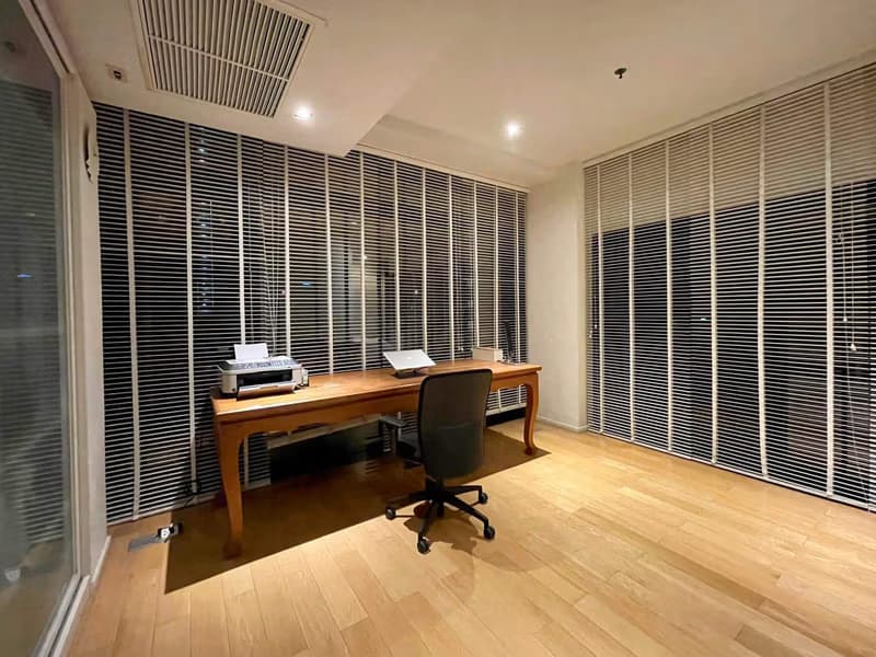 Condo for Sale at Circle Living Prototype