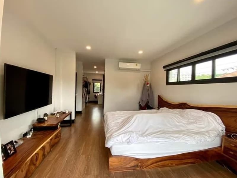 House for Sale in Suan Luang.