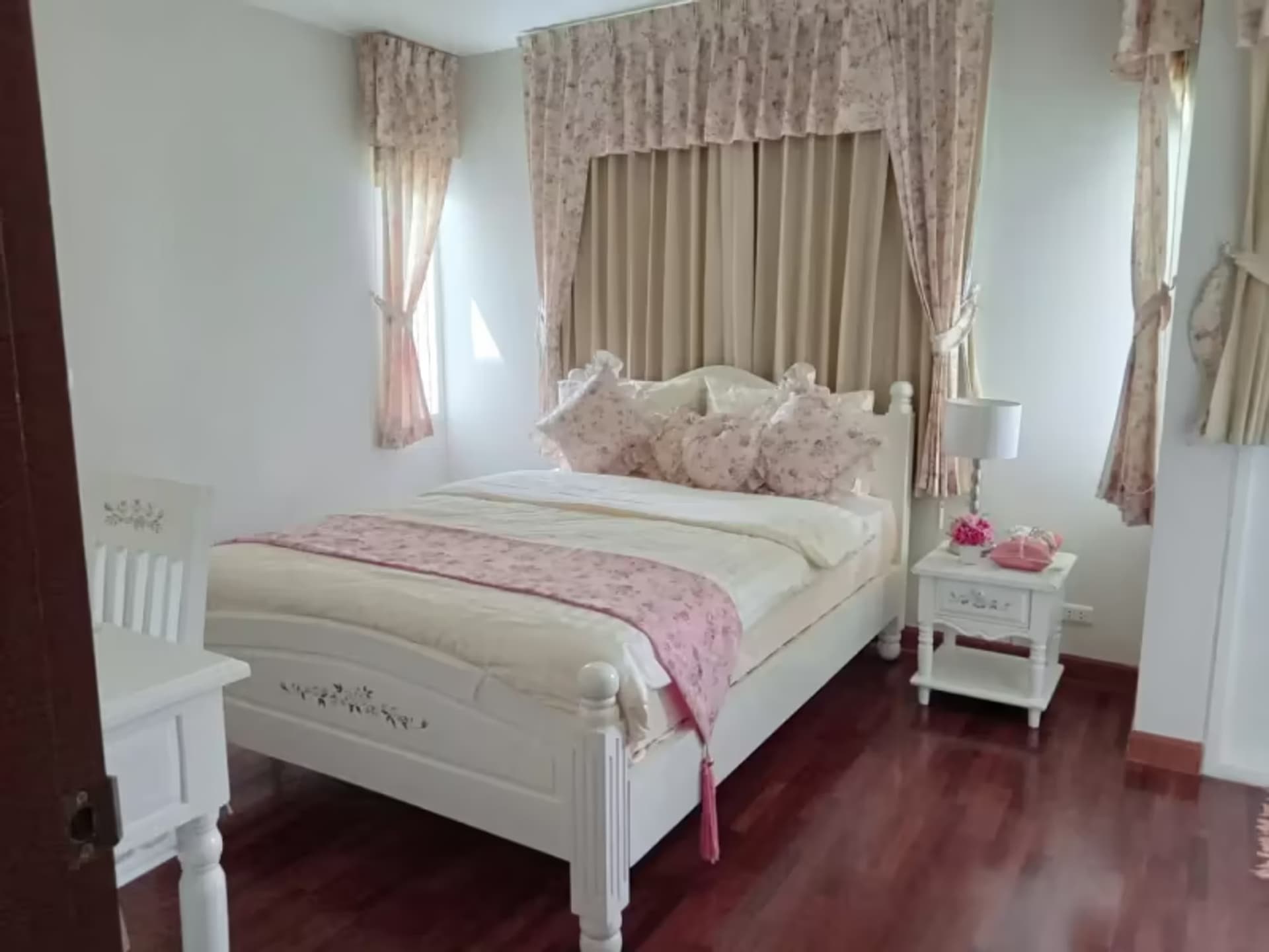 5 Bedroom House - Image 3