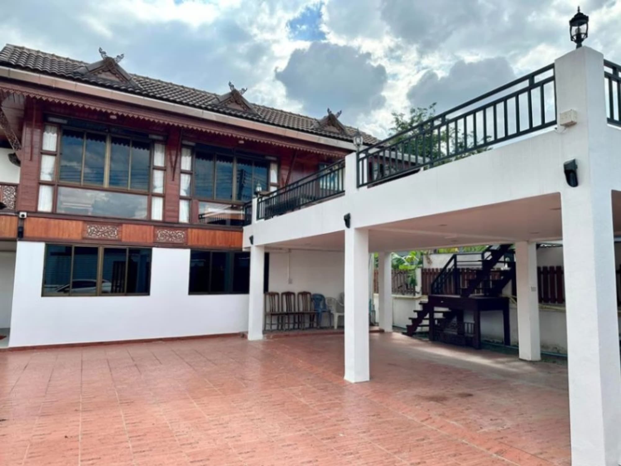 6 Bedroom House for rent in Chiang Mai - Image 1