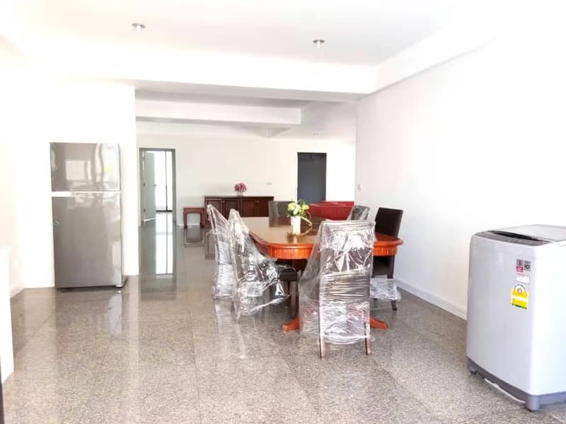 3 Bed Condo for Rent in Watthana