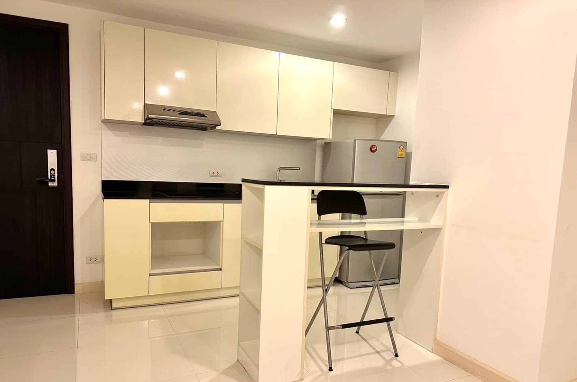 1 Bedroom Condo - Image 7