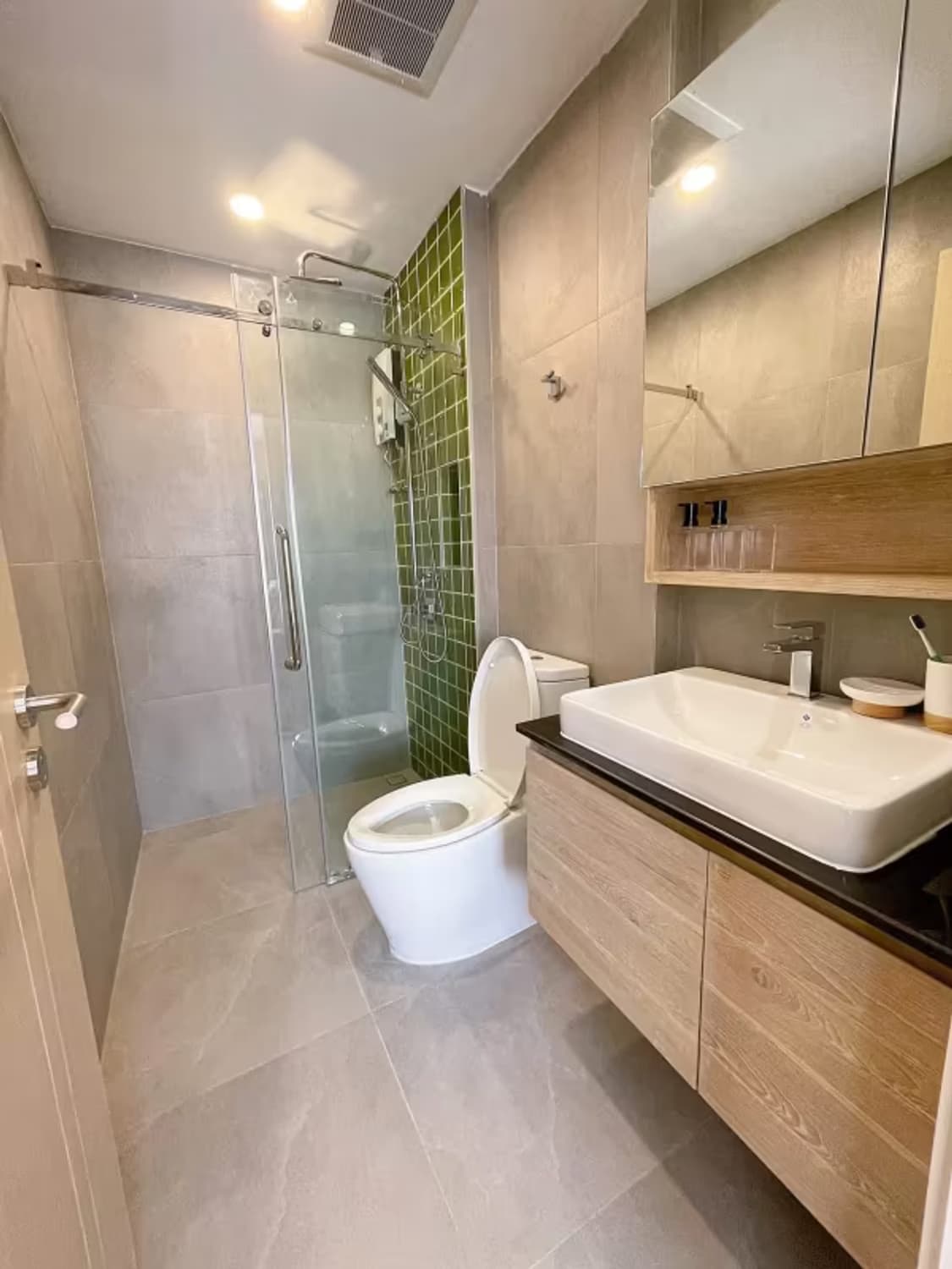 1 Bedroom Condo - Image 4
