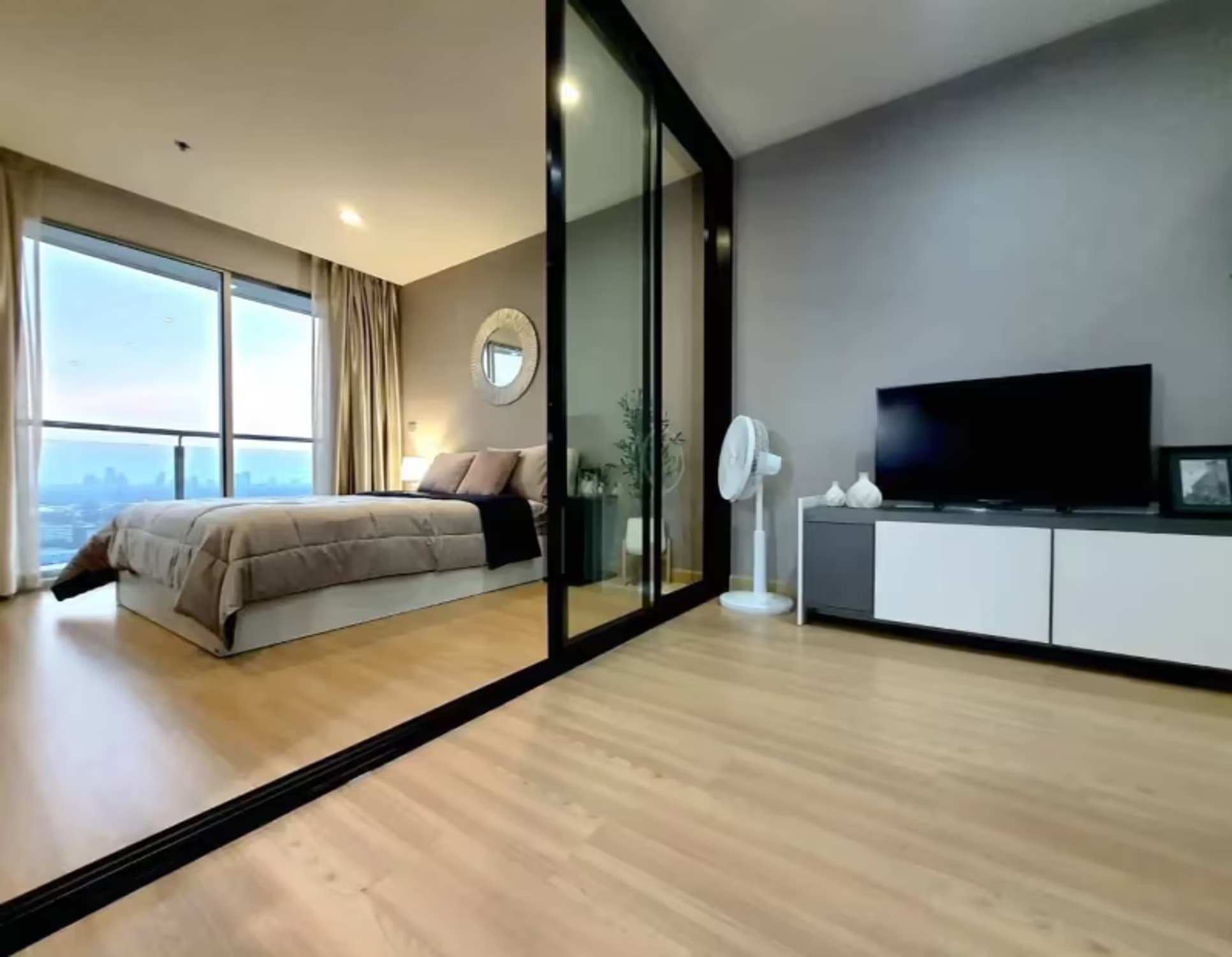  Skywalk Condominium - 1 Bed Condo for Rent *SKYW3817 - Image 4