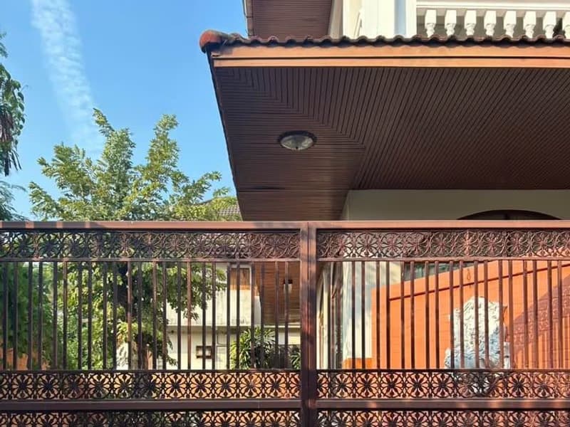 2 Bed House for Rent in Bang Na