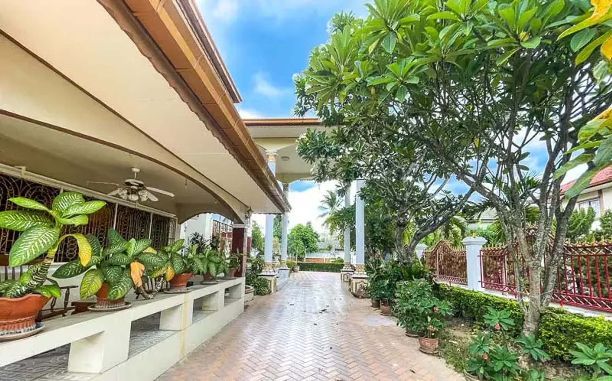 5 Bedroom House - Image 41