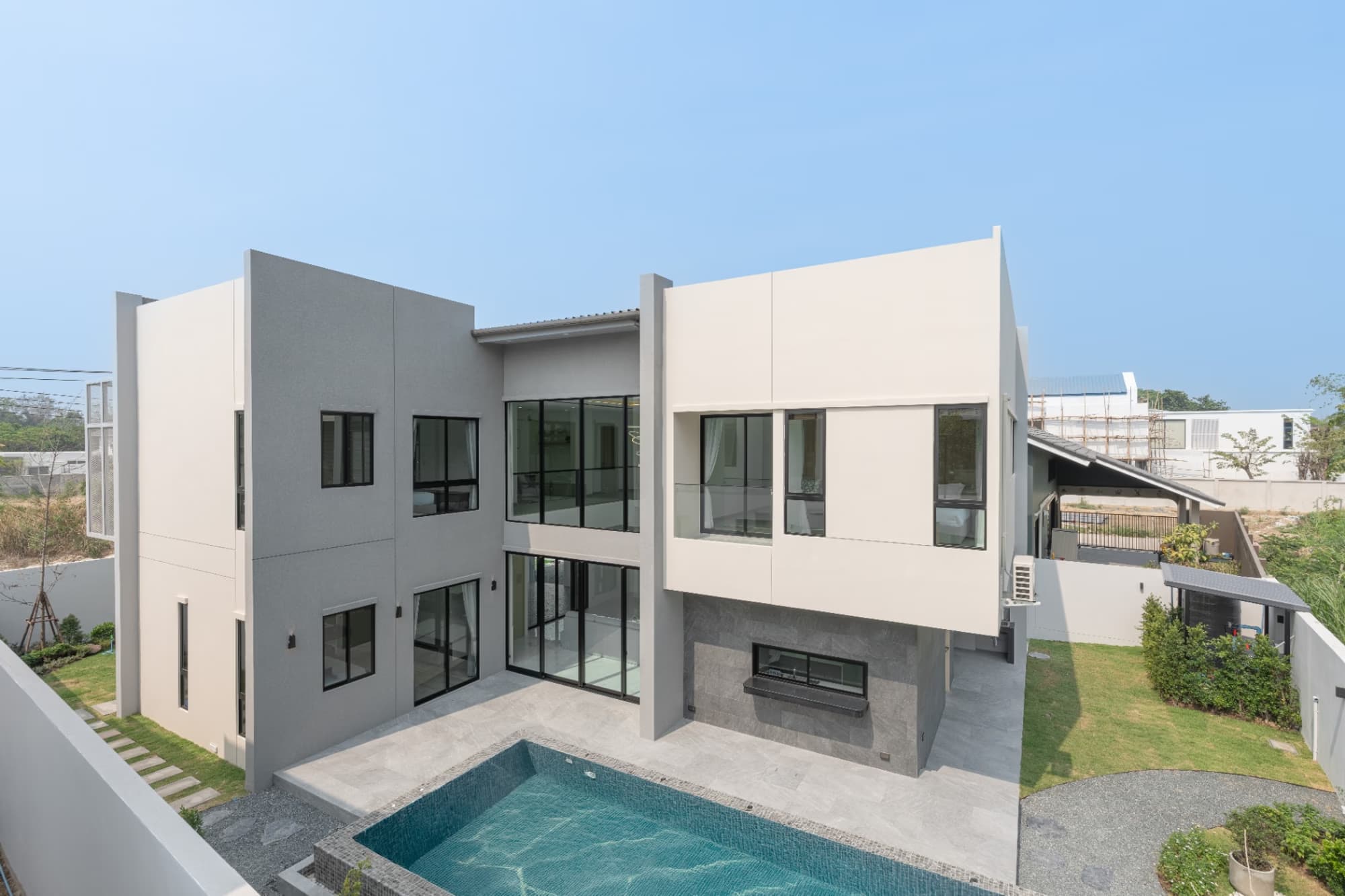4 Bed House for Rent and Sale in Hang Dong - Image 11