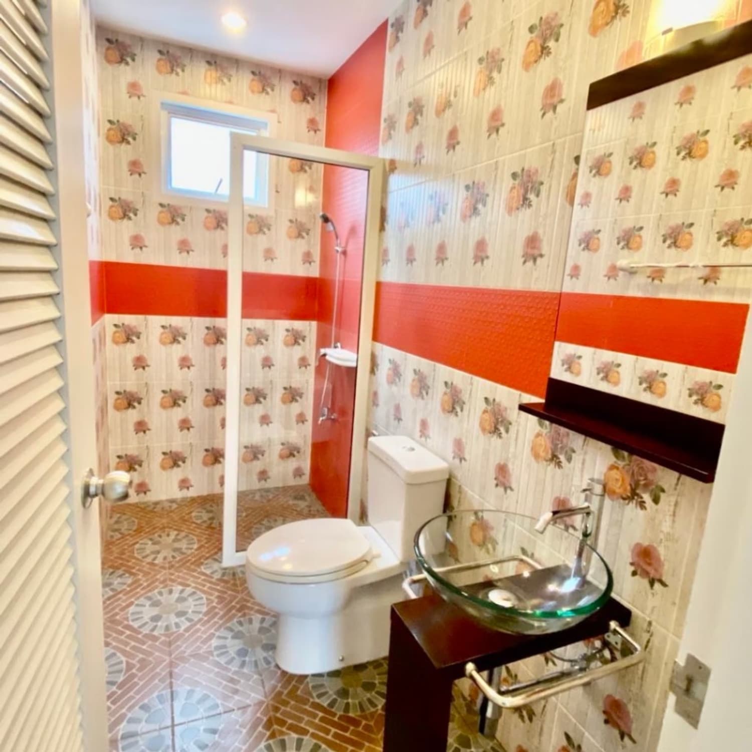 5 Bed House for Rent and Sale in San Kamphaeng - Image 13