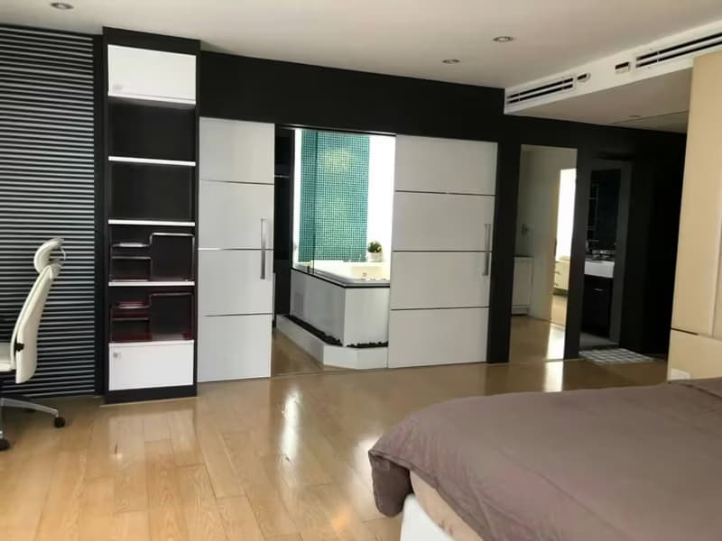 1 Bedroom Condo