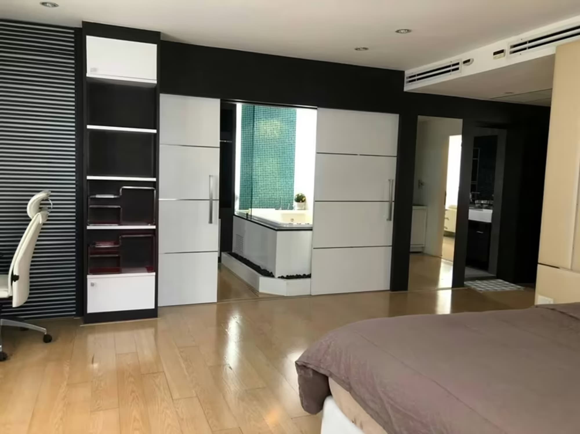 1 Bedroom Condo - Image 5