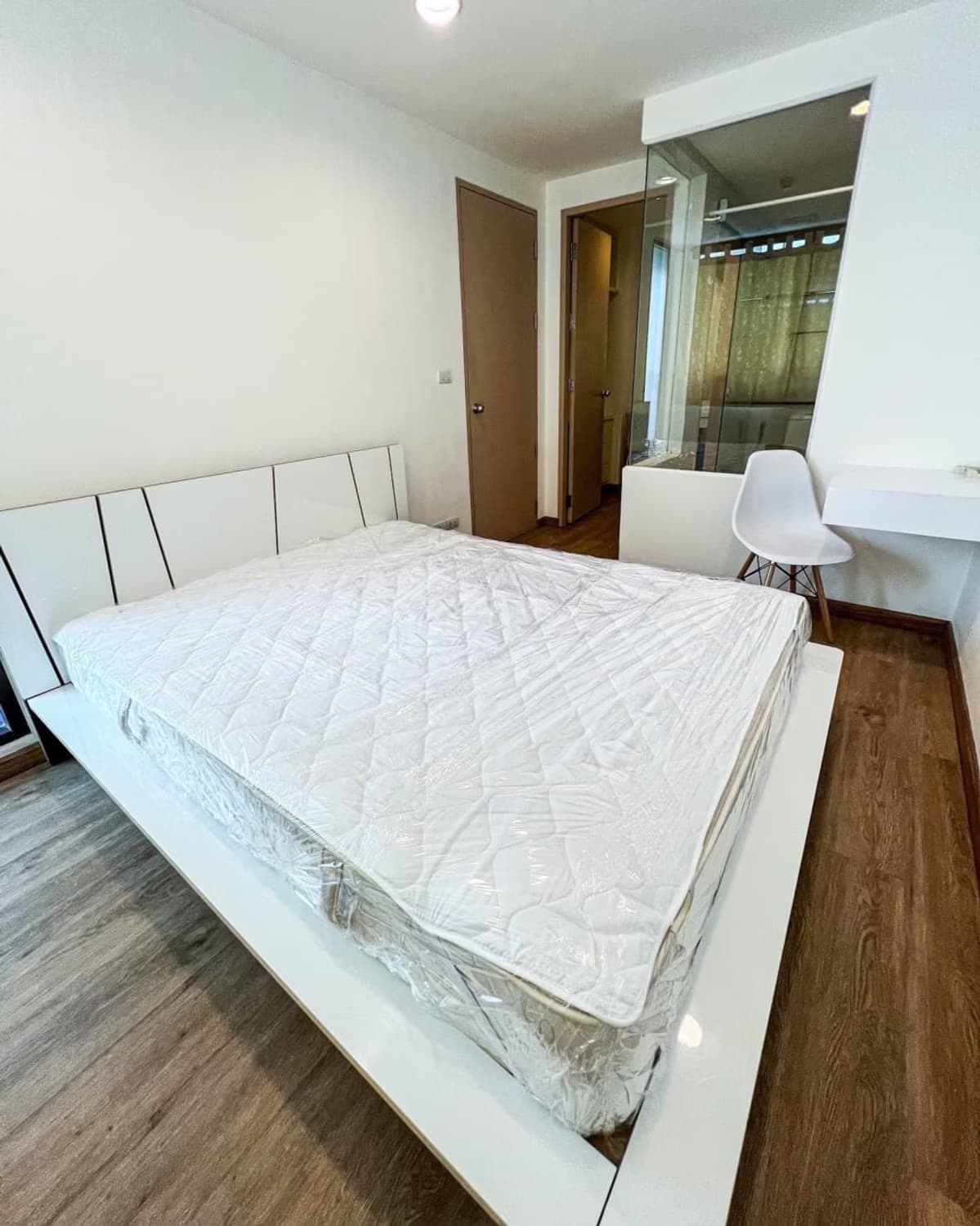 1 Bed Condo for Sale in Khlong San - Image 4