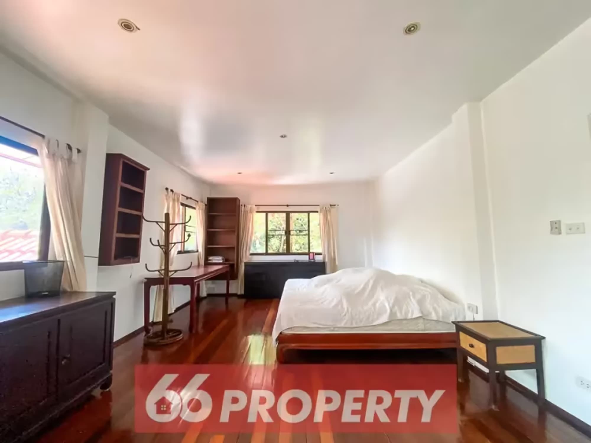 5 Bedroom House - Image 15