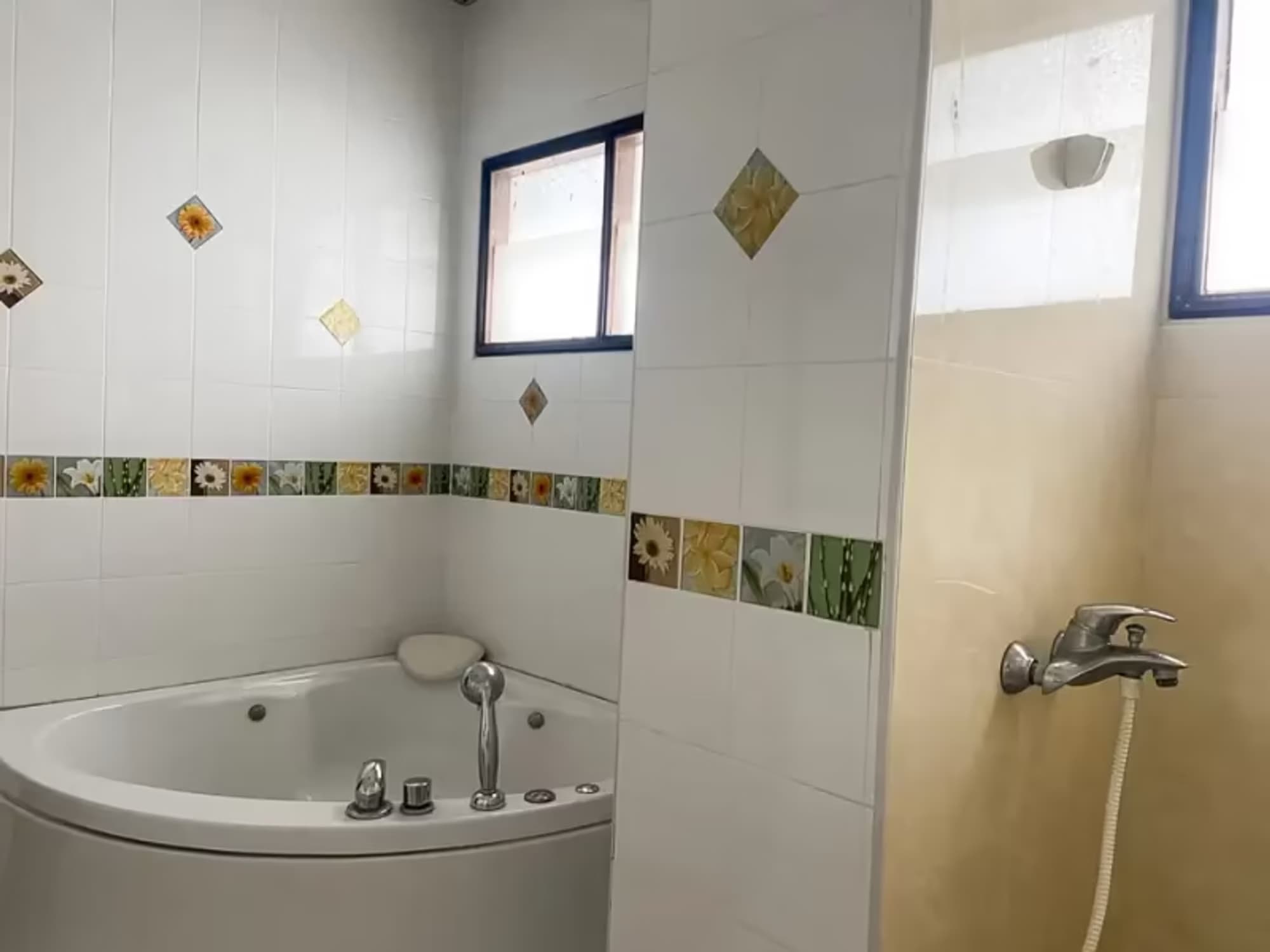4 Bedroom House - Image 7