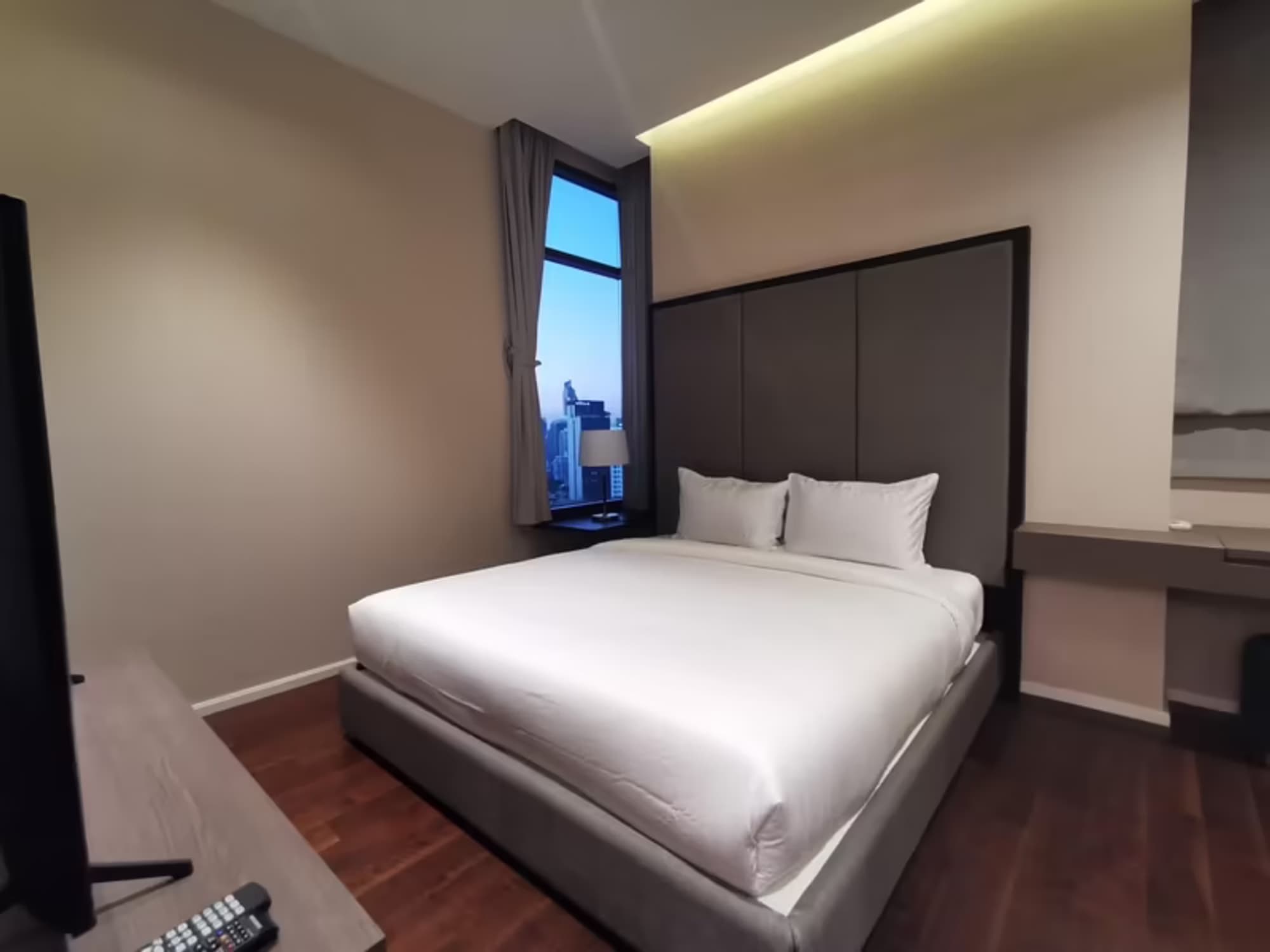 Condo for Rent at The Aspen LaSalle - Image 1