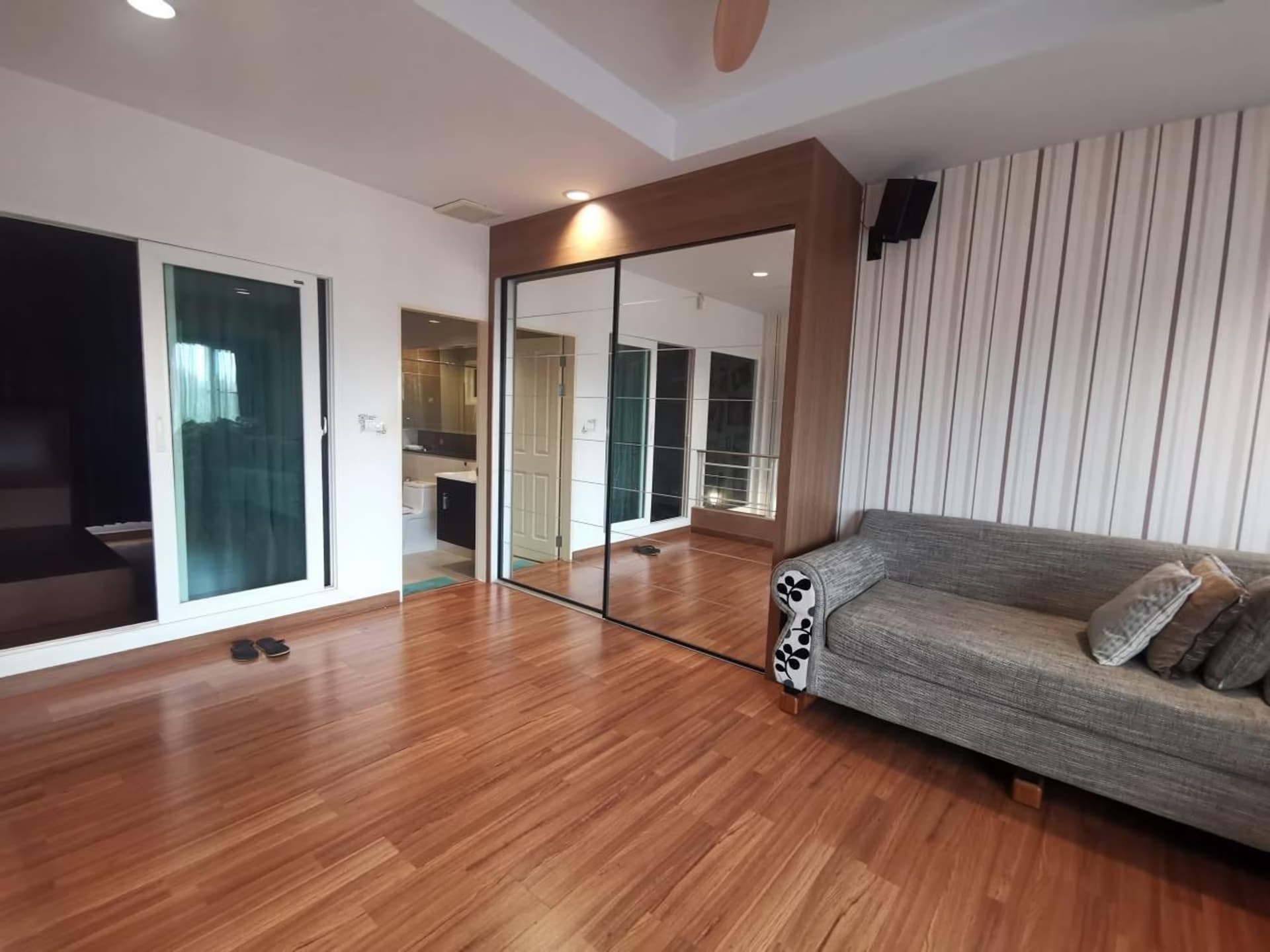 3 Bed Townhouse for Sale in Yan Nawa - Image 33